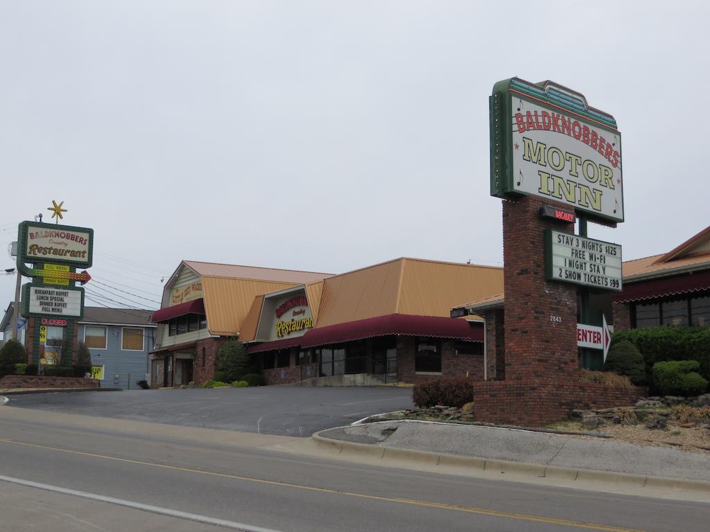 Baldknobbers Motor Inn Branson Exterior photo