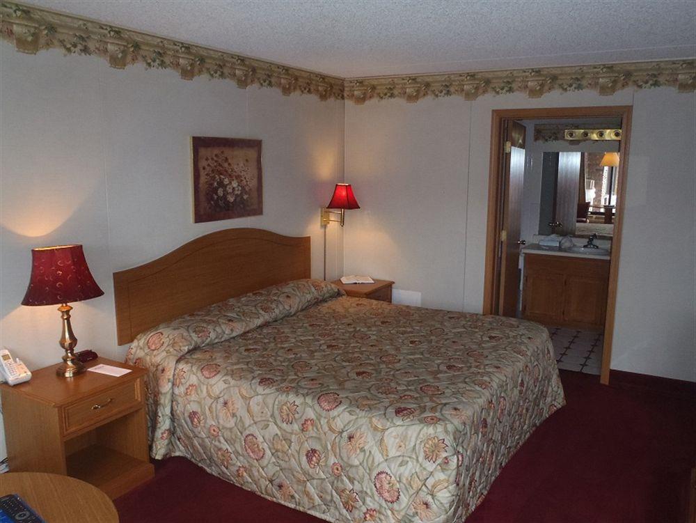 Baldknobbers Motor Inn Branson Exterior photo