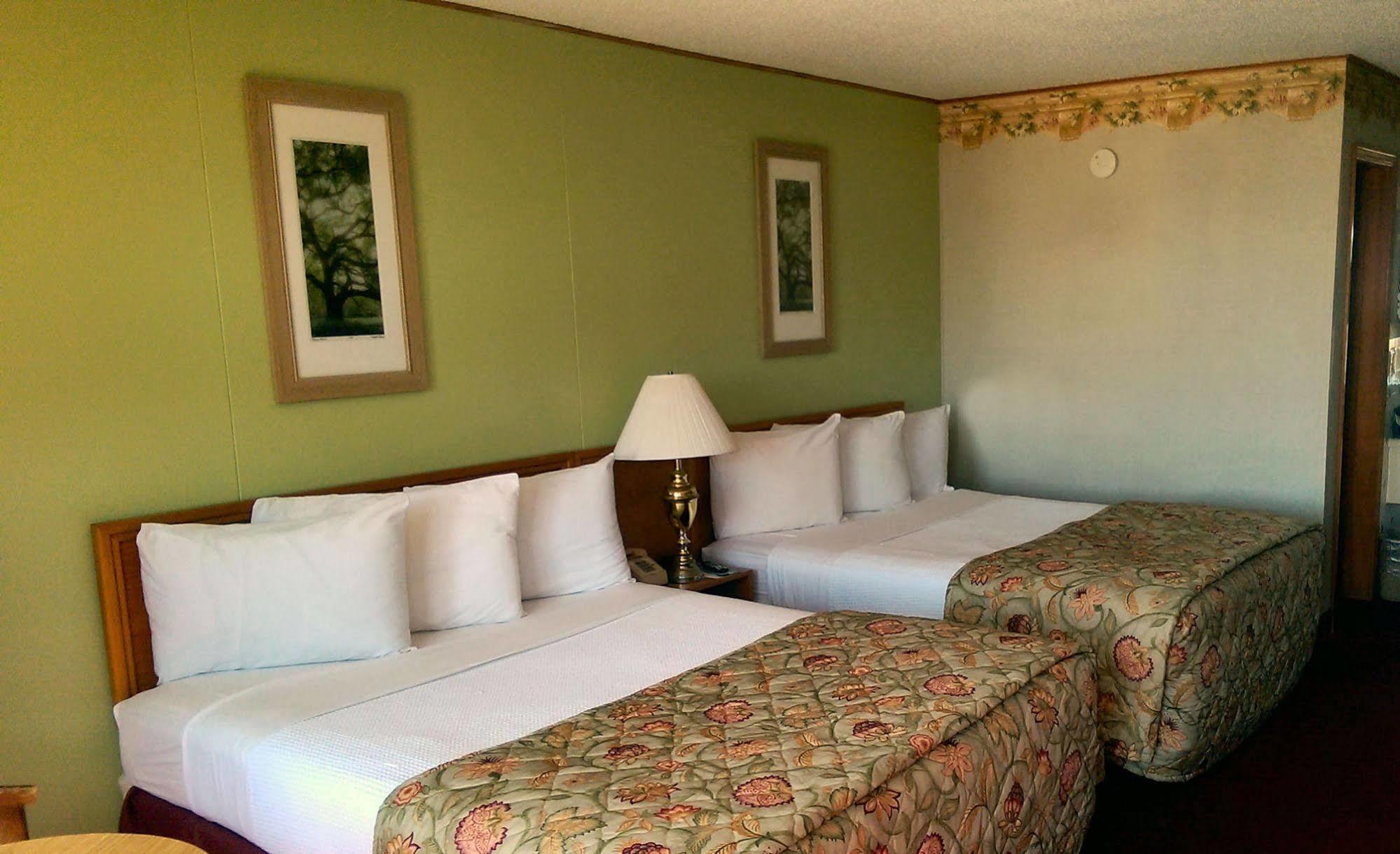 Baldknobbers Motor Inn Branson Exterior photo