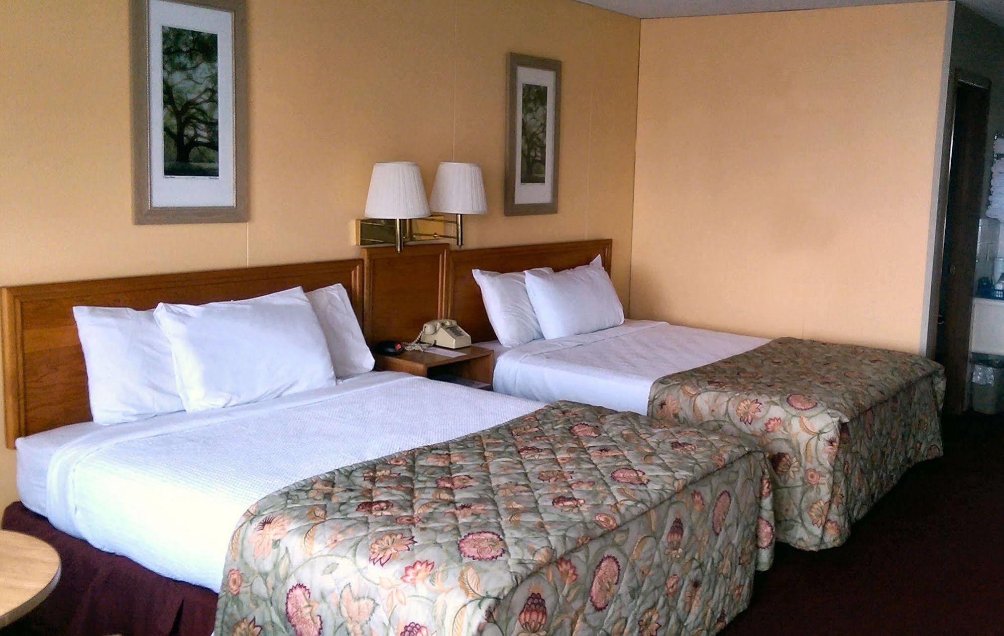 Baldknobbers Motor Inn Branson Exterior photo